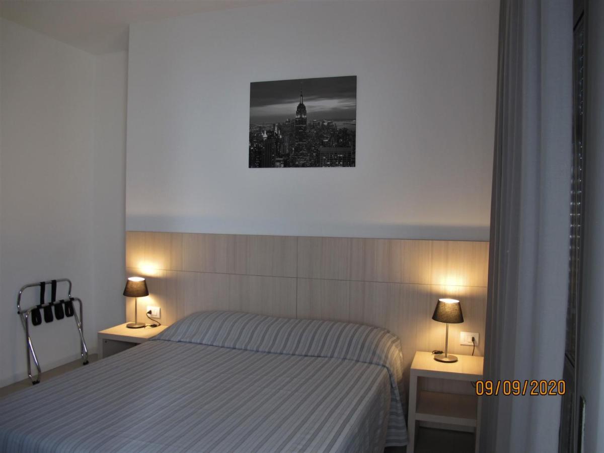 Santa Barbara Hotel & Apartments 贝拉里亚-伊贾马里纳 外观 照片
