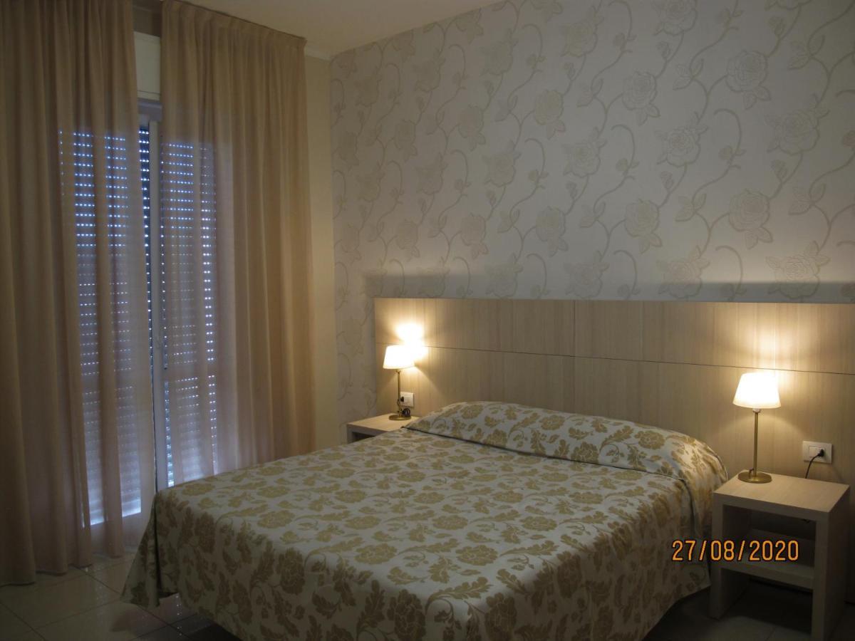 Santa Barbara Hotel & Apartments 贝拉里亚-伊贾马里纳 外观 照片