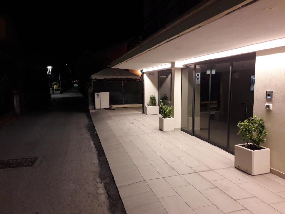 Santa Barbara Hotel & Apartments 贝拉里亚-伊贾马里纳 外观 照片