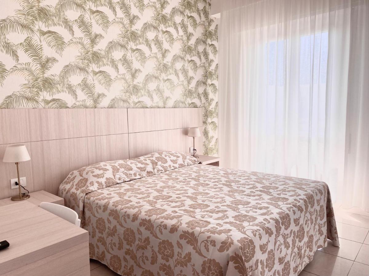 Santa Barbara Hotel & Apartments 贝拉里亚-伊贾马里纳 外观 照片