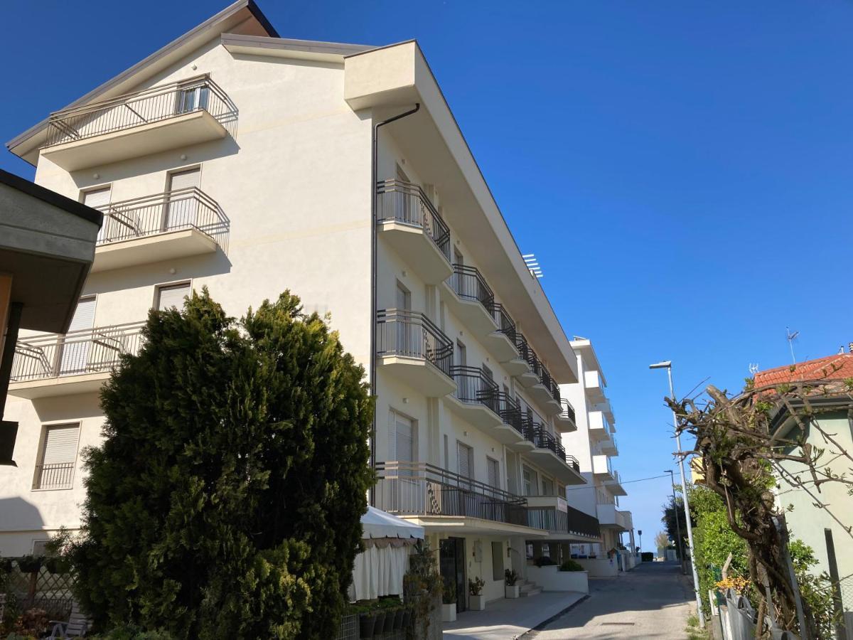 Santa Barbara Hotel & Apartments 贝拉里亚-伊贾马里纳 外观 照片