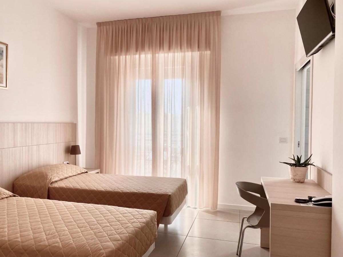 Santa Barbara Hotel & Apartments 贝拉里亚-伊贾马里纳 外观 照片